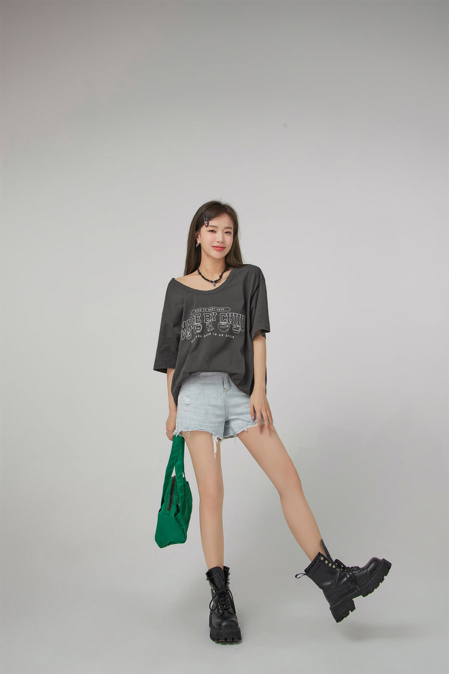 CHUU Open Back Loosefit Short-Sleeved T-Shirt