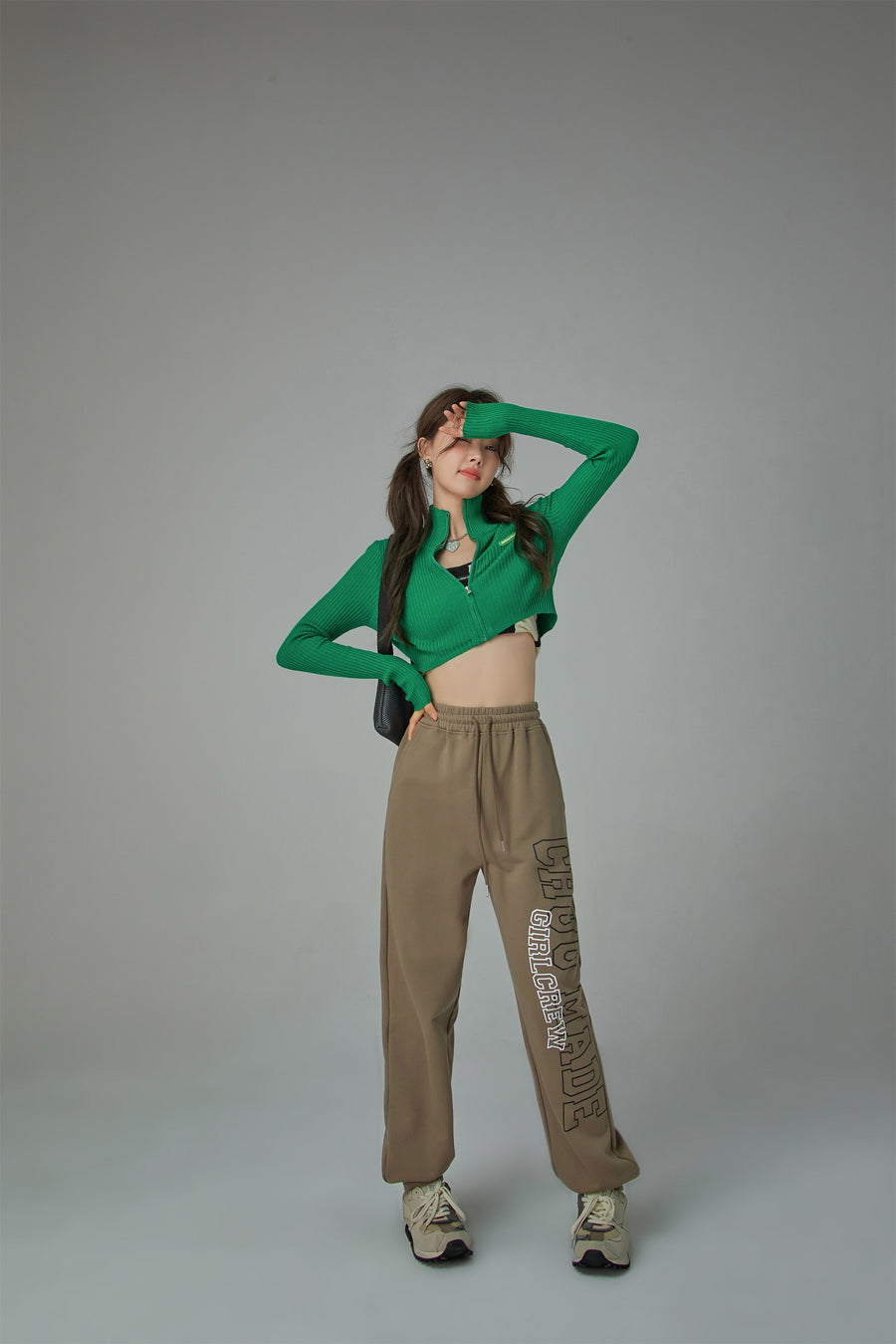 CHUU Stars That Shine High-Waist Jogger Pants