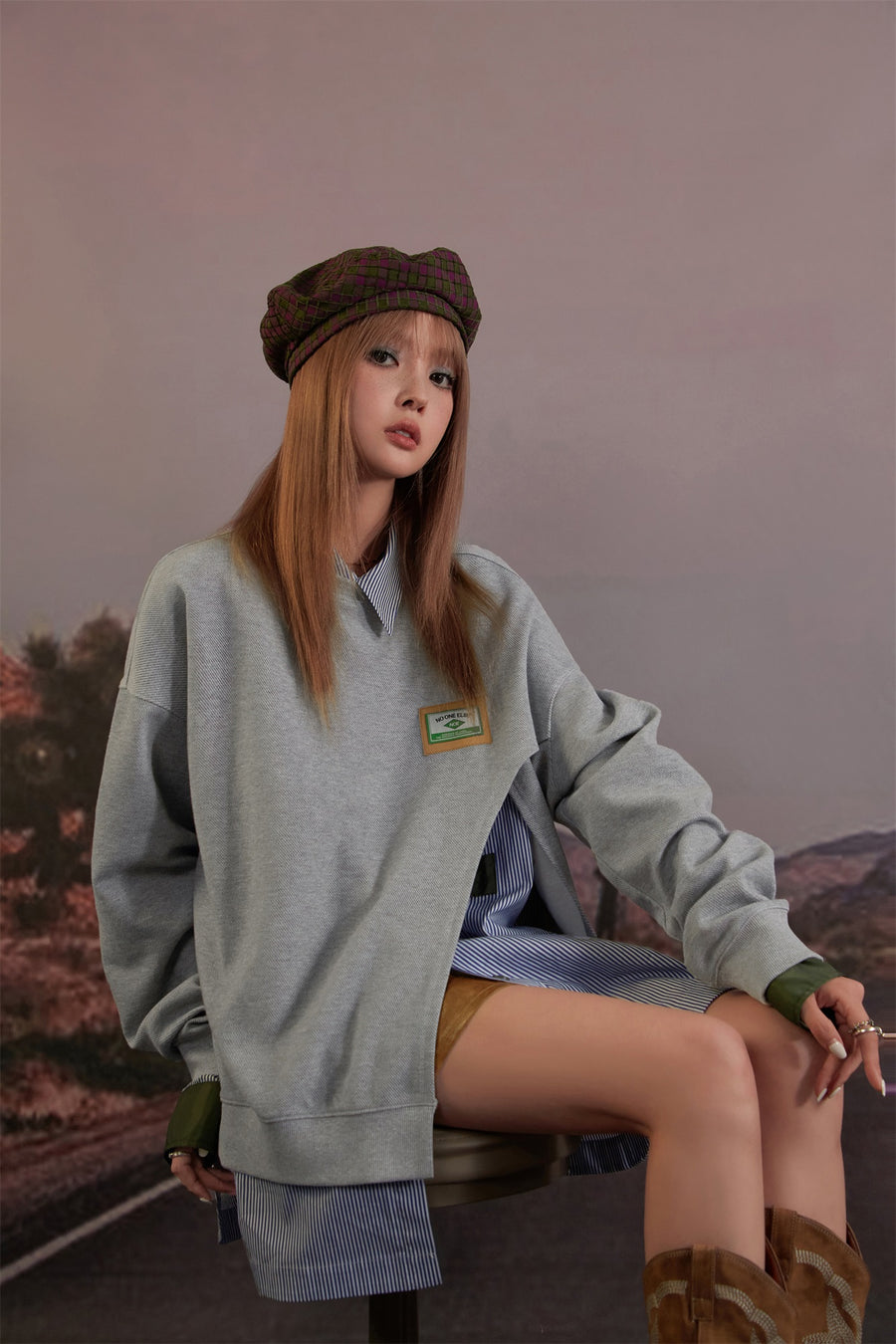 CHUU Side Slit Sweatshirt