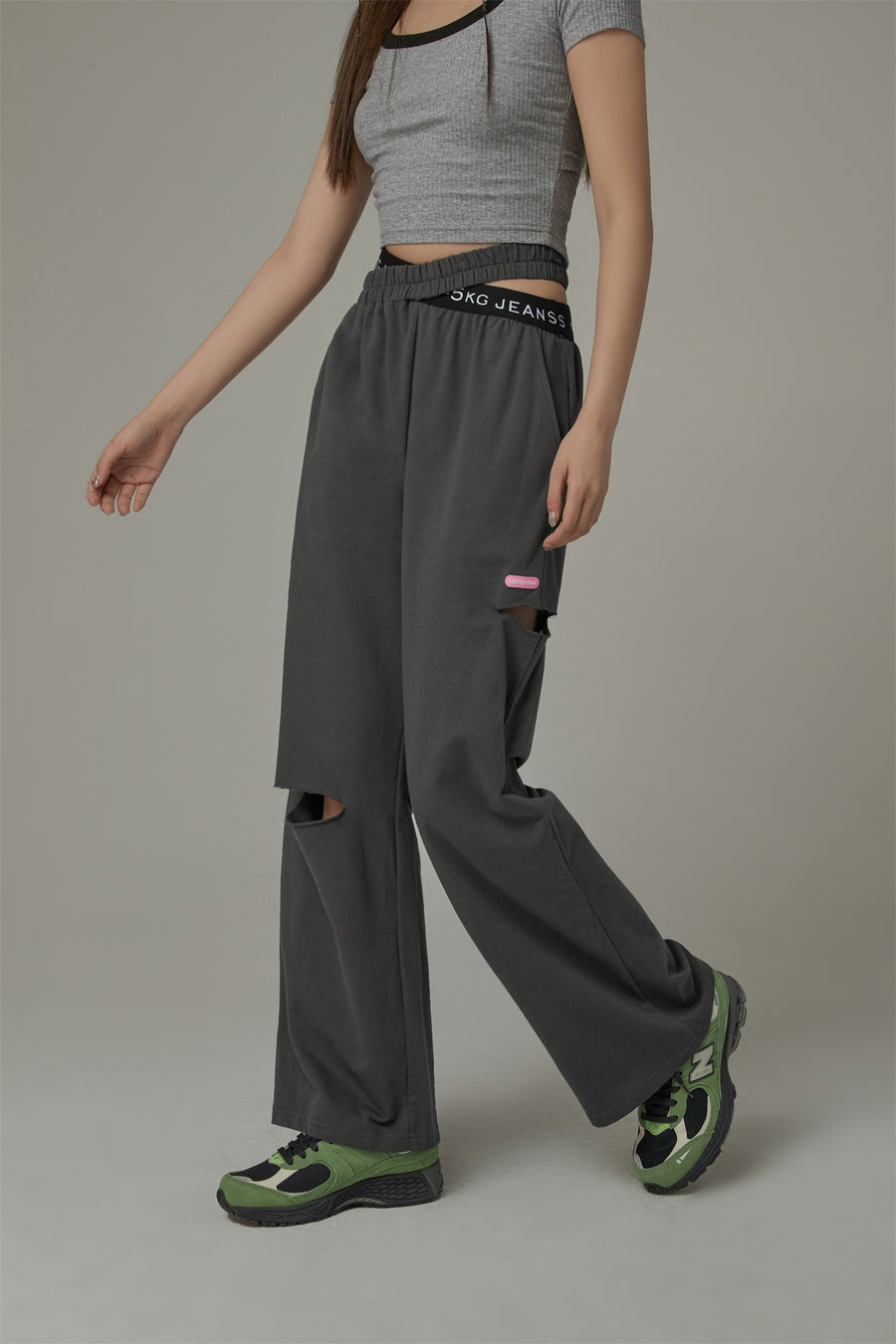 CHUU Criss Cross Distressed Wide Pants