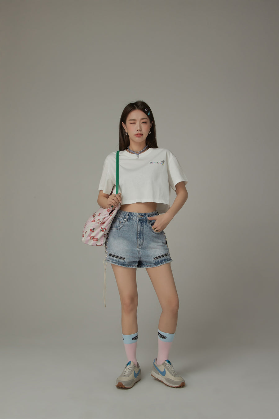 CHUU Colored By Chuu Printed Logo Cropped T-Shirt