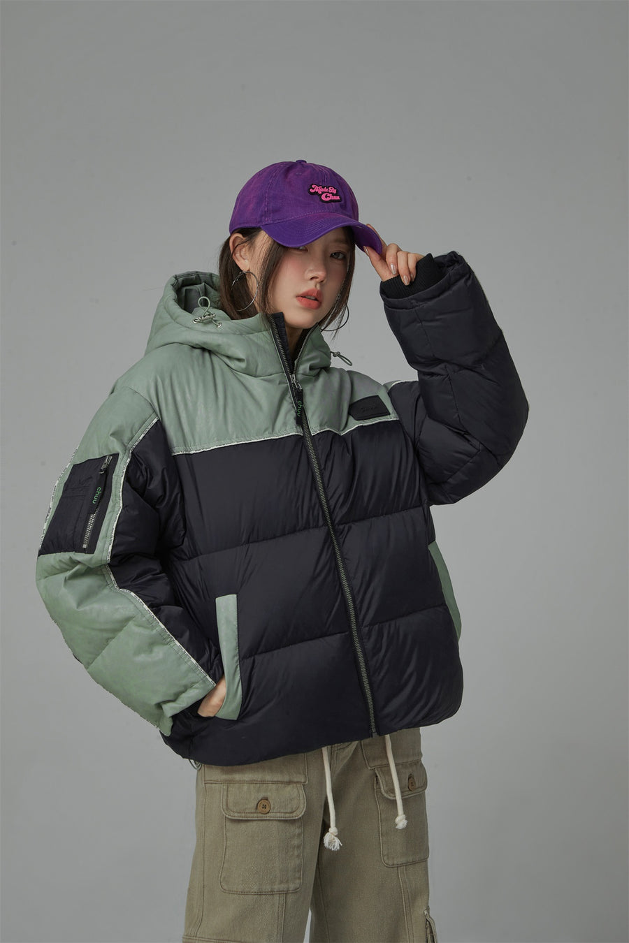 CHUU Two Tone Duck Down Puffer Coat