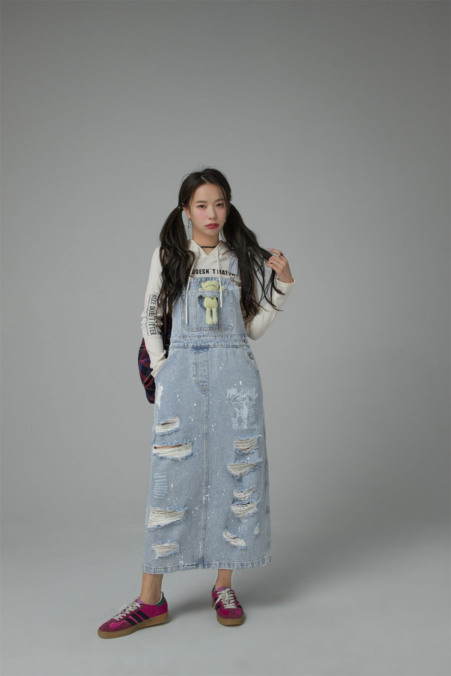 CHUU Distressed Denim Overall Dress