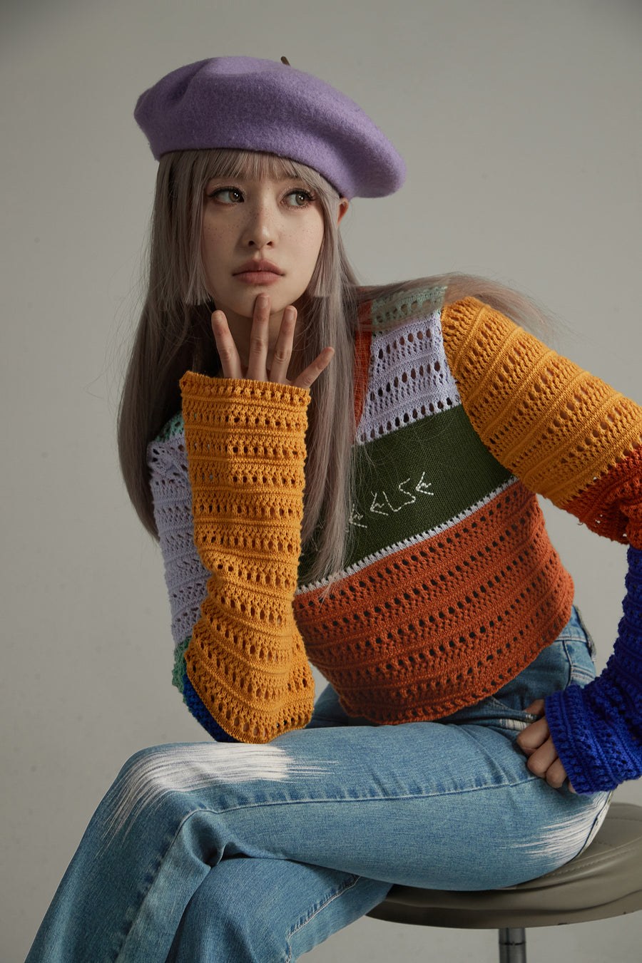 CHUU V-Neck Hole Knitted Color Knit Sweater