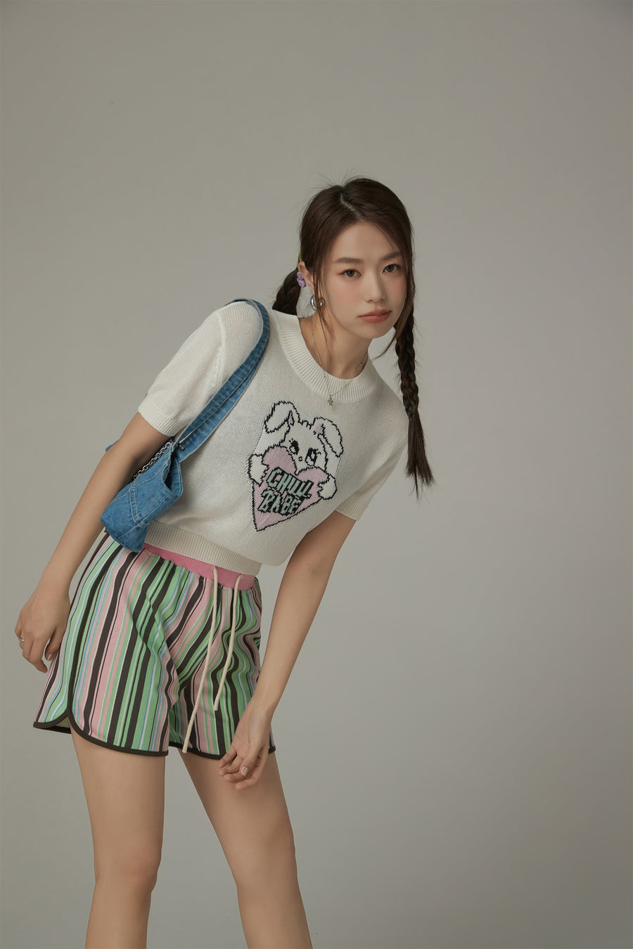 CHUU Rabbit Cropped Knit Top