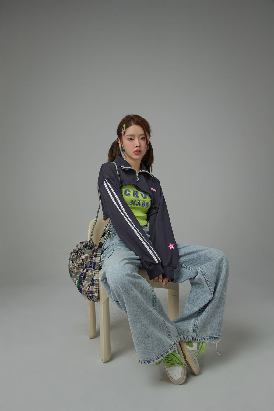 CHUU Playing It Cool Maxi Crop Half Zip-Up Sweatshirt