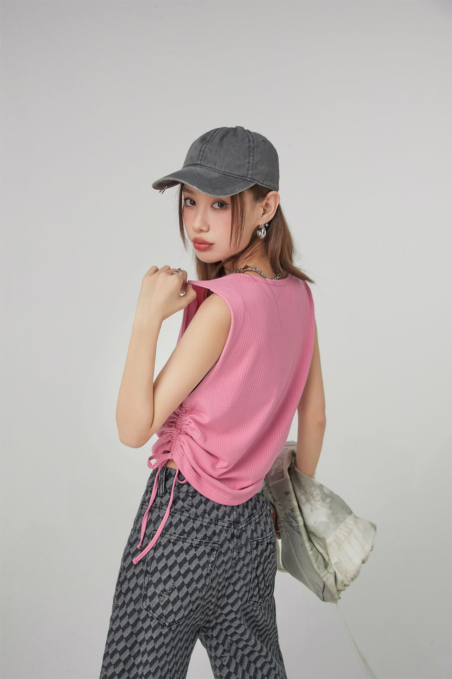 CHUU V-Neck Side Shirring Sleeveless Top