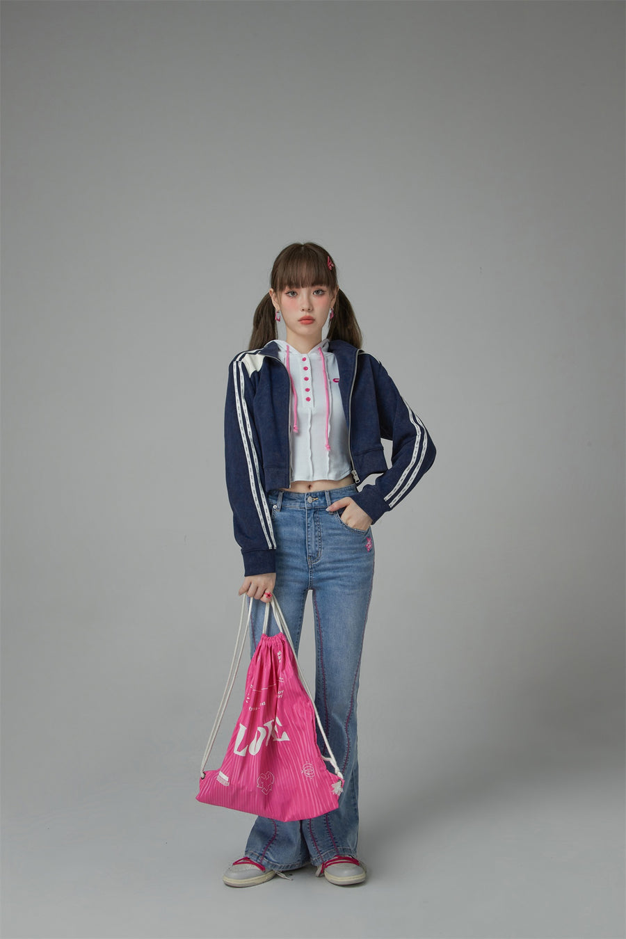 CHUU Kick It Colored Cropped Hooded Top