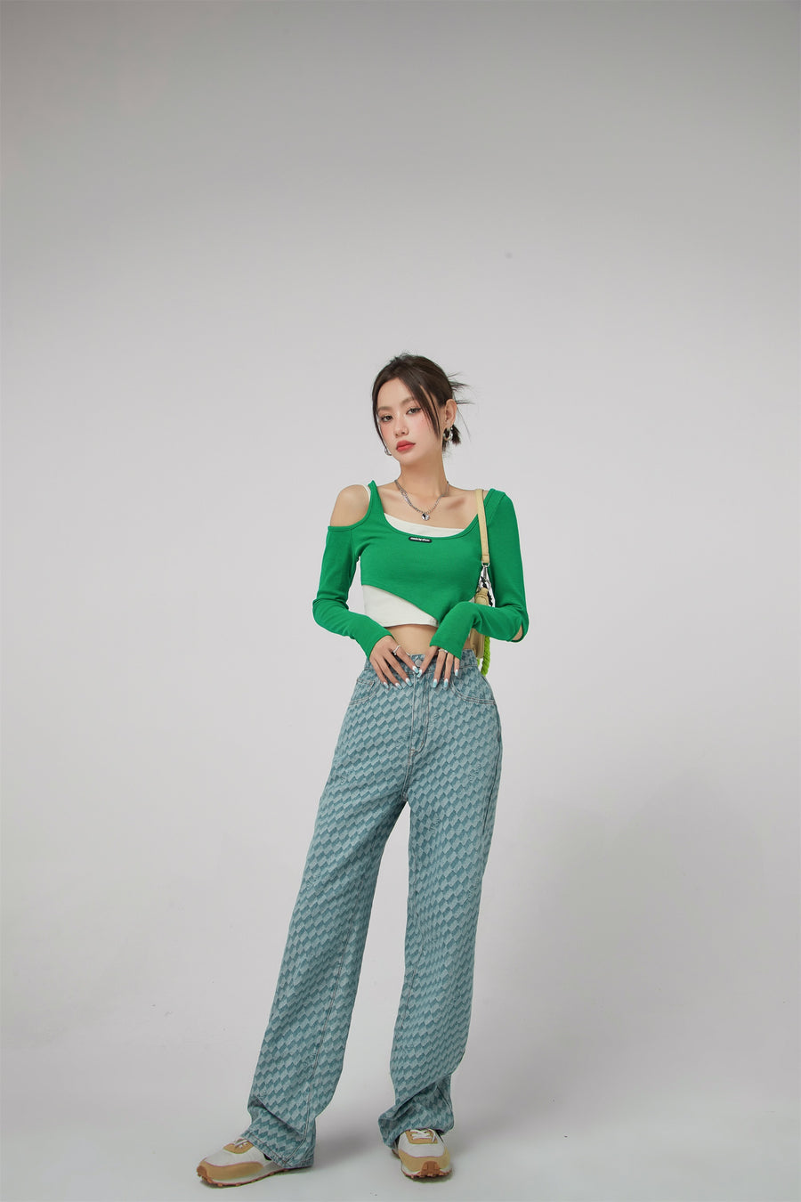 CHUU 2-Layer Unbalanced Long-Sleeved Top