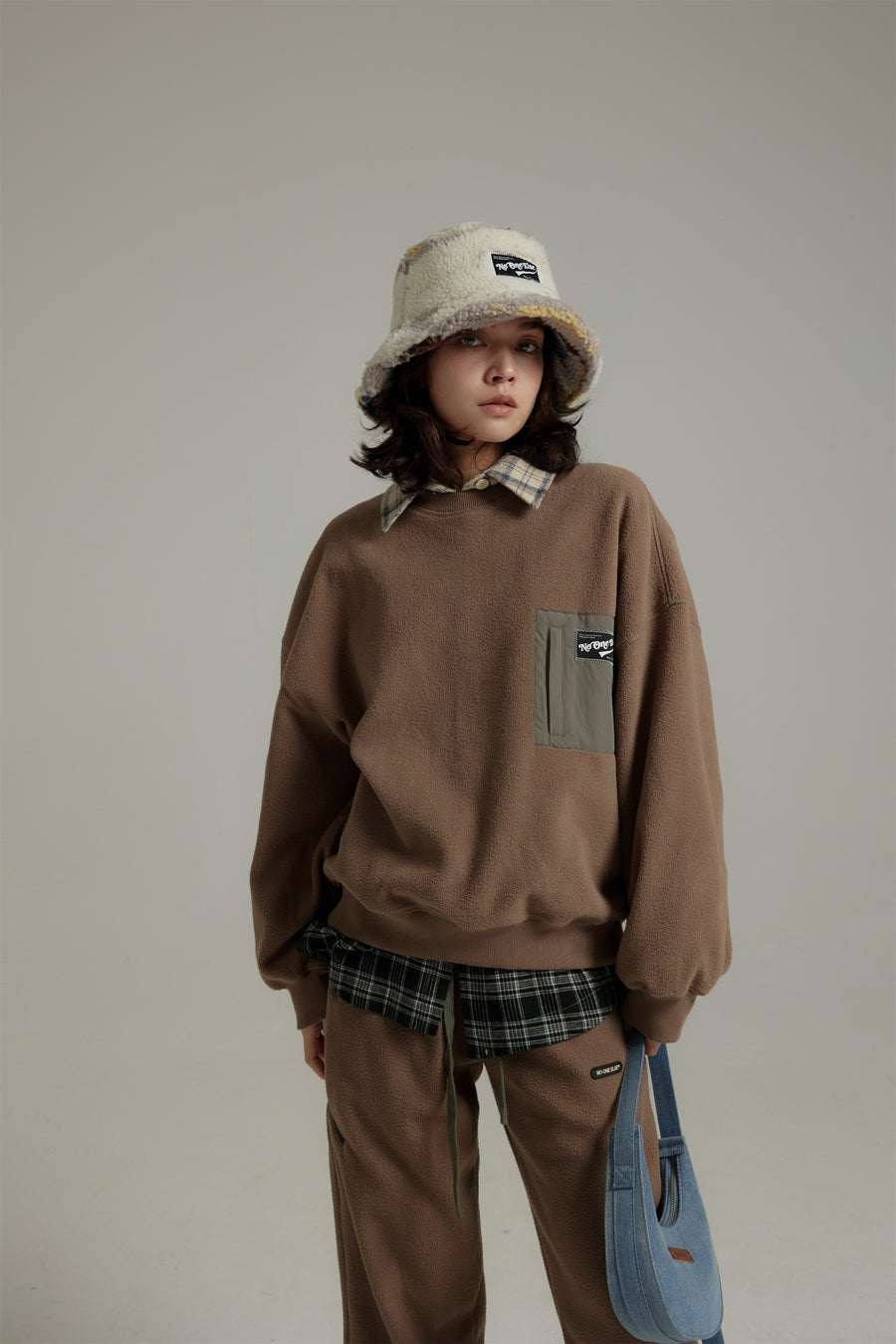 CHUU Side Pocket Fleece Round Neck Sweatshirt