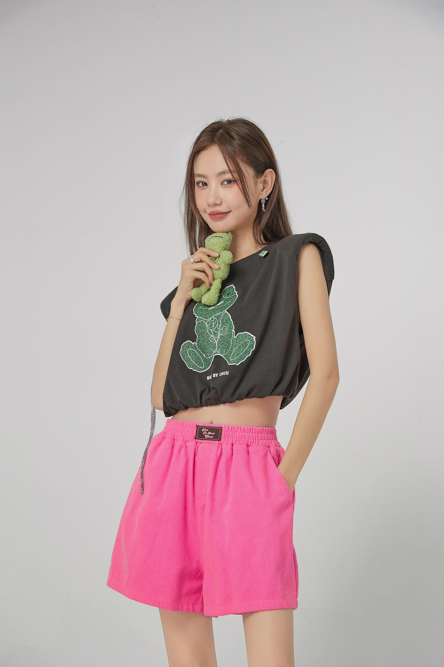 CHUU Happy Frog Shoulder Pad T-Shirt