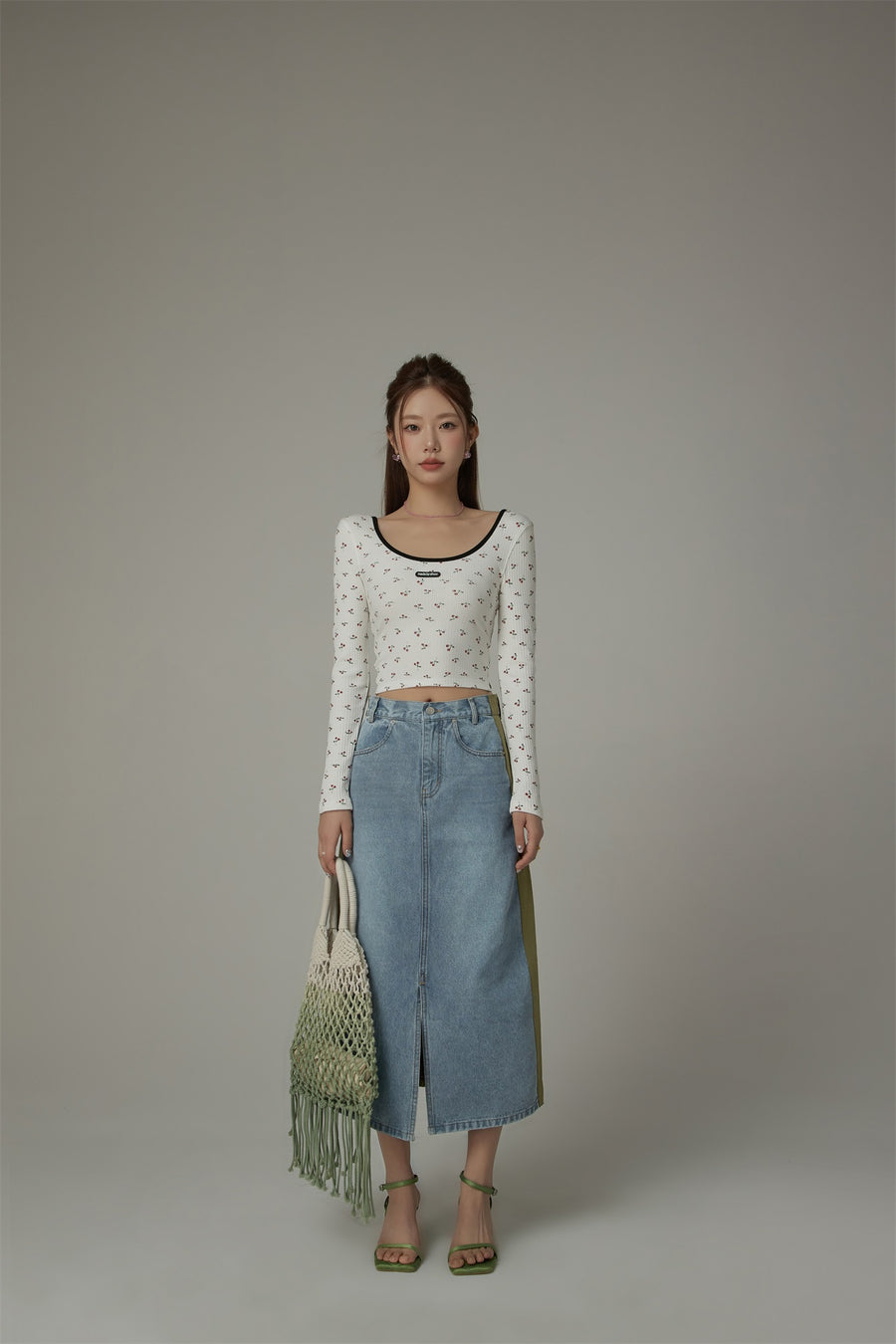 CHUU U-Neck Cropped T-Shirt