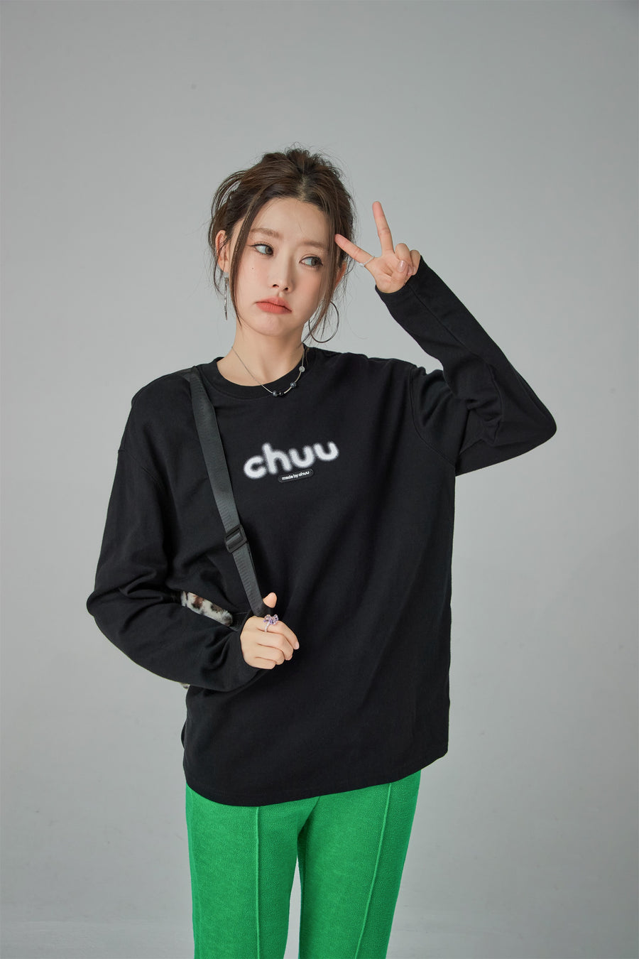 CHUU Blurry Long-Sleeved Sweatshirt