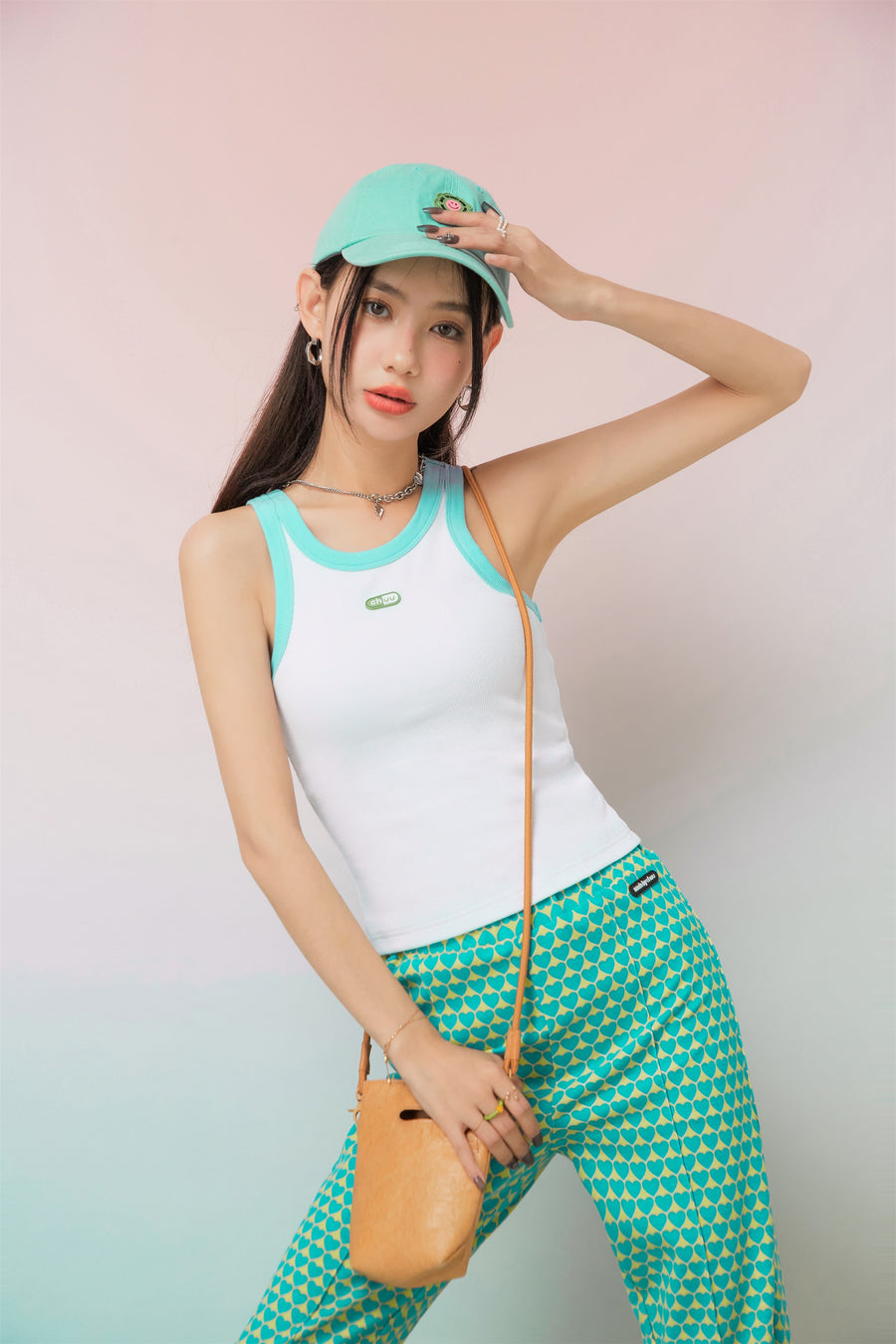 CHUU Color Matching Simple Logo Sleeveless Top