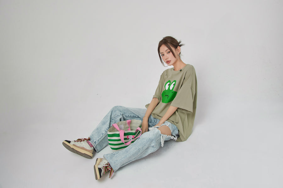 CHUU Frog With Moods Damage T-Shirt