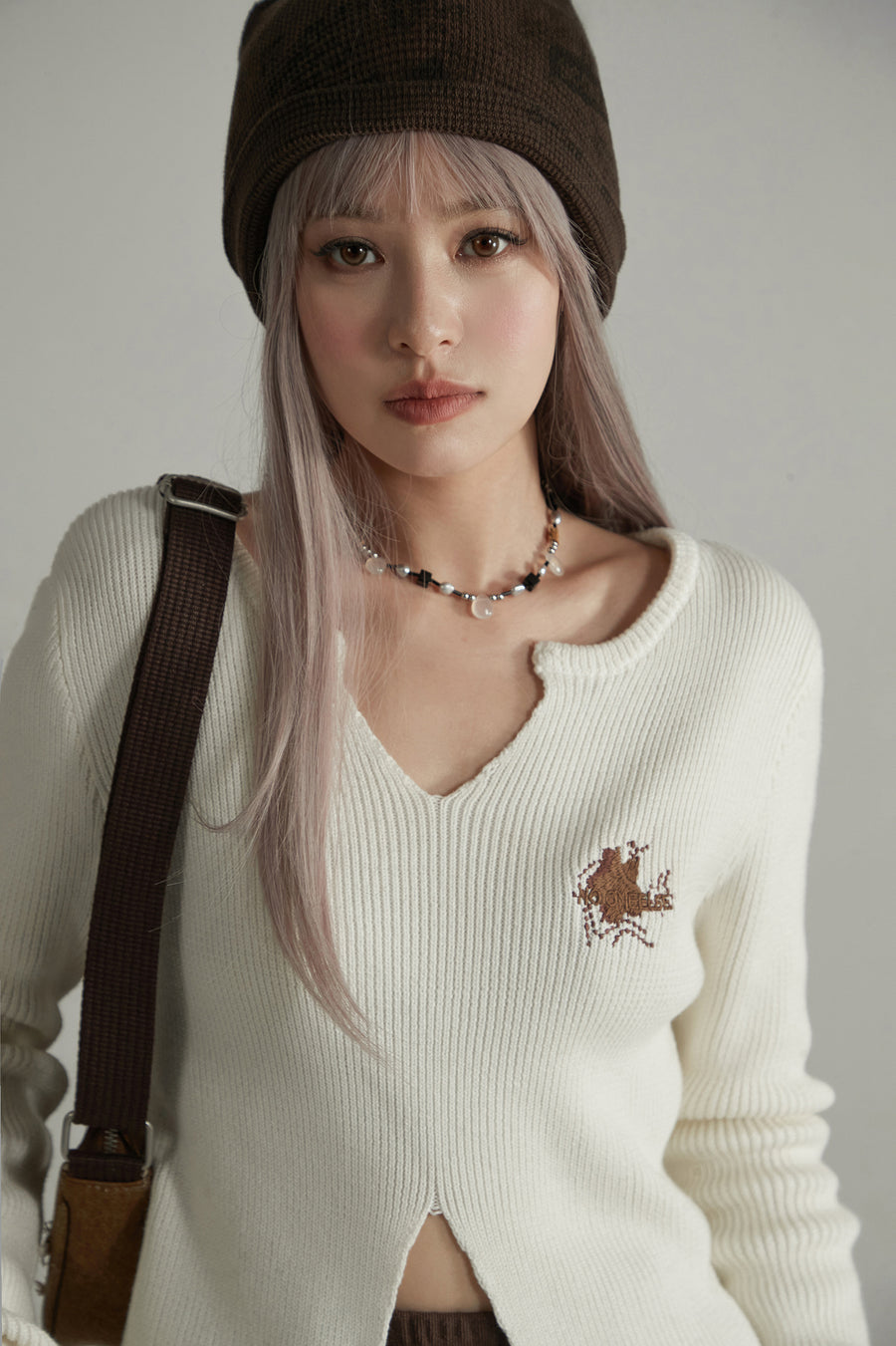 CHUU Open Neck Slim Knit Top