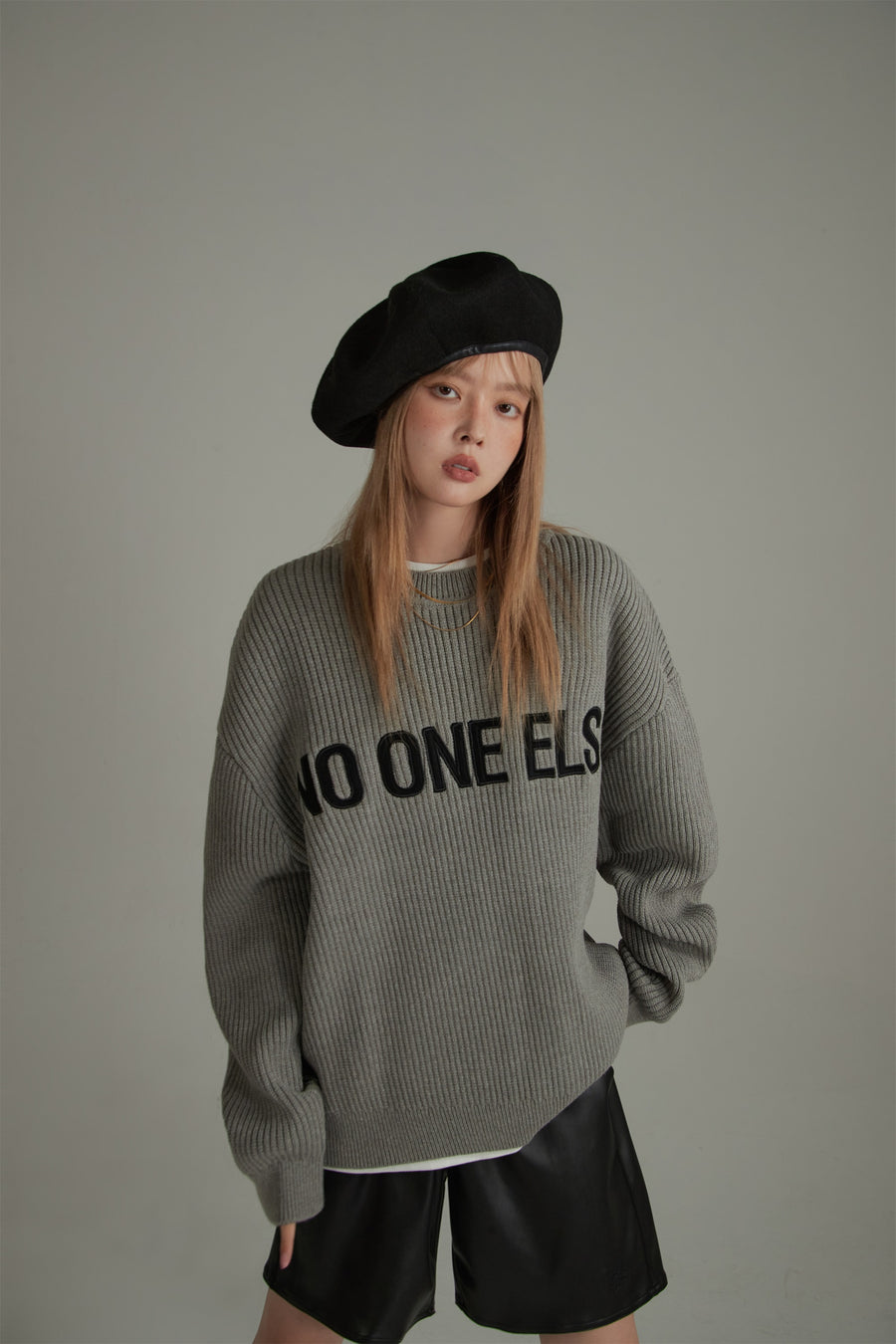 CHUU Noe Lettering Knit Sweater