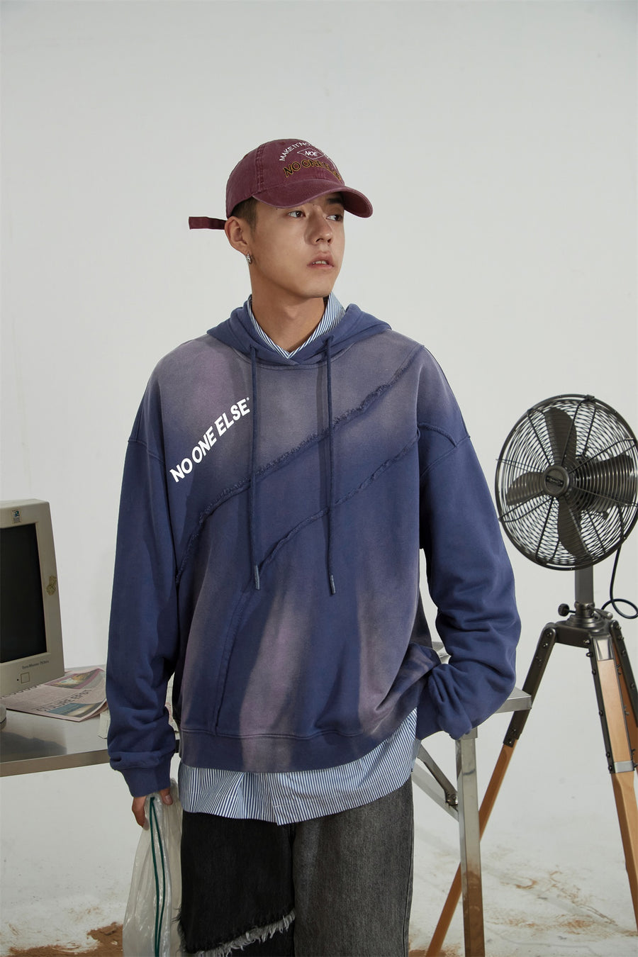 CHUU Noe Gradient Hoodie