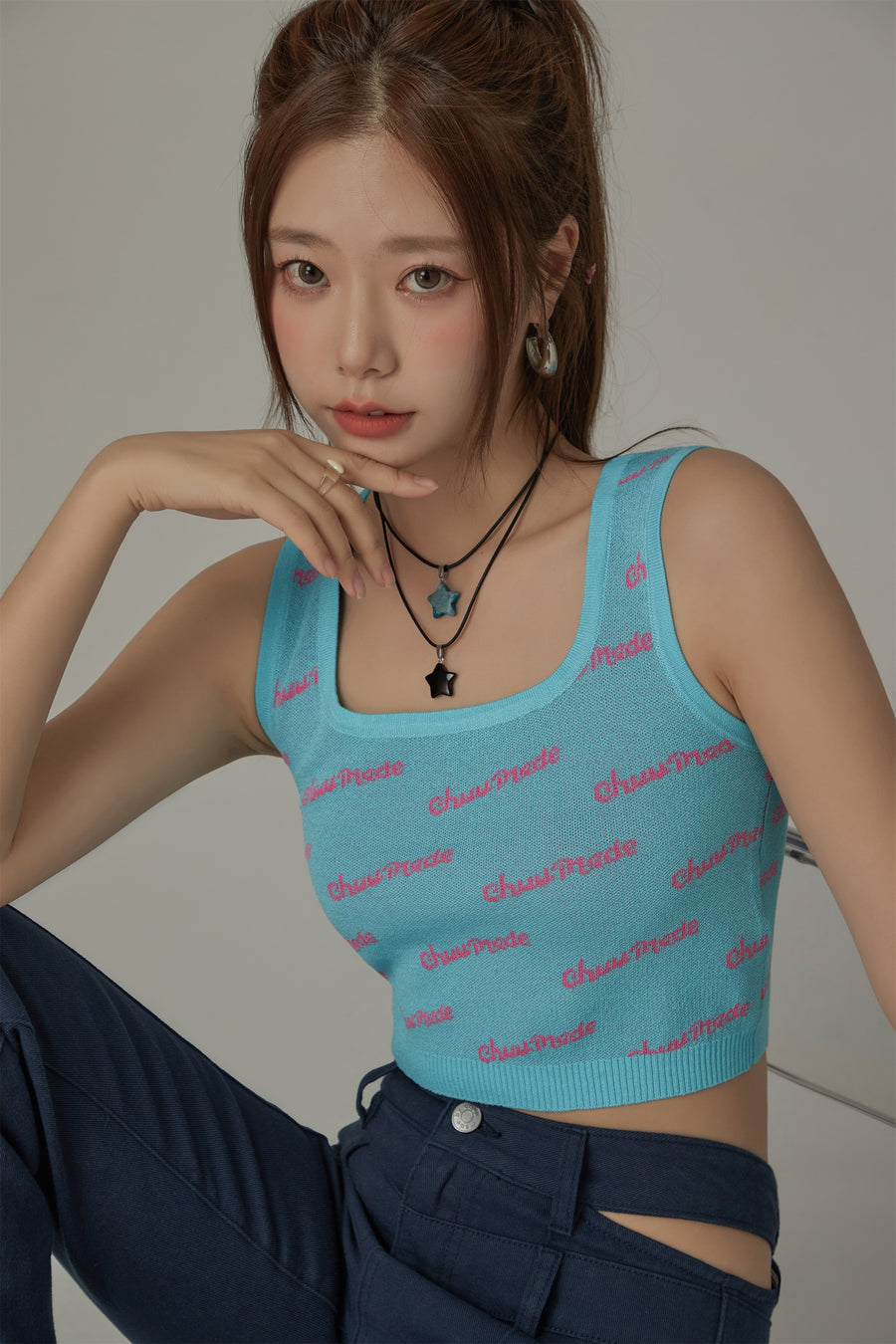 CHUU Lettering Square Neck Knitted Crop Top