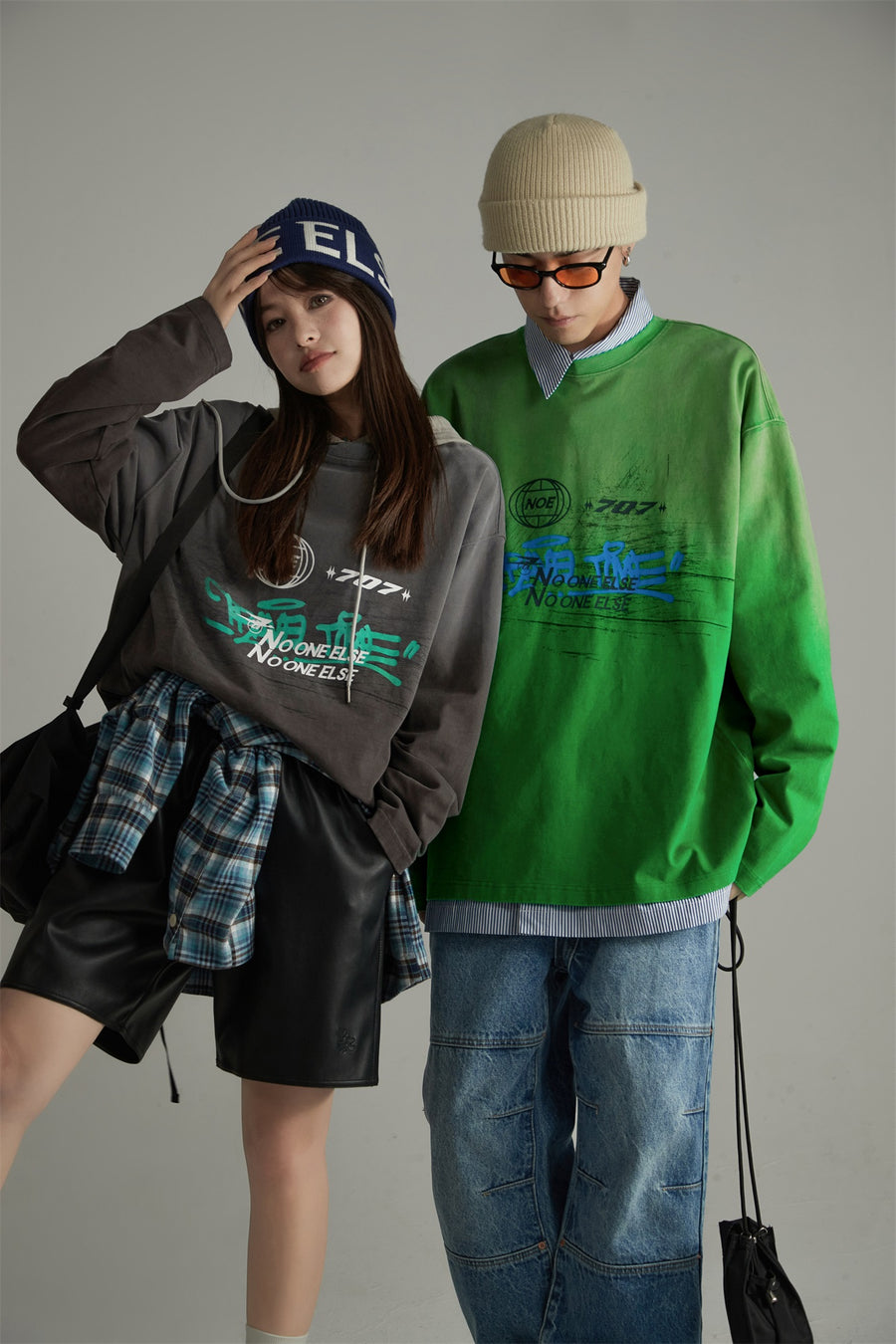 CHUU 707 Graffiti Loose Fit Long-Sleeves Top