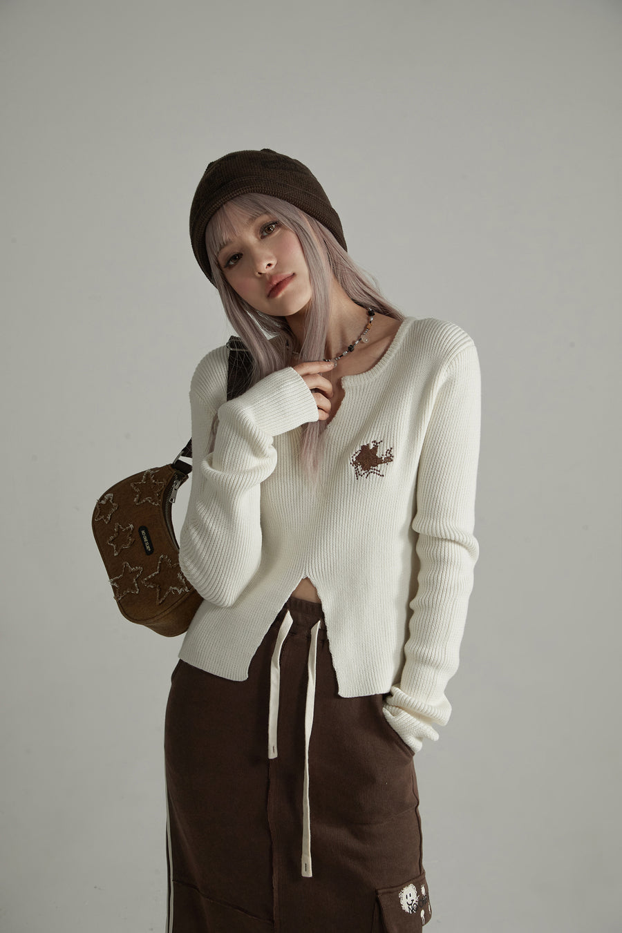 CHUU Open Neck Slim Knit Top