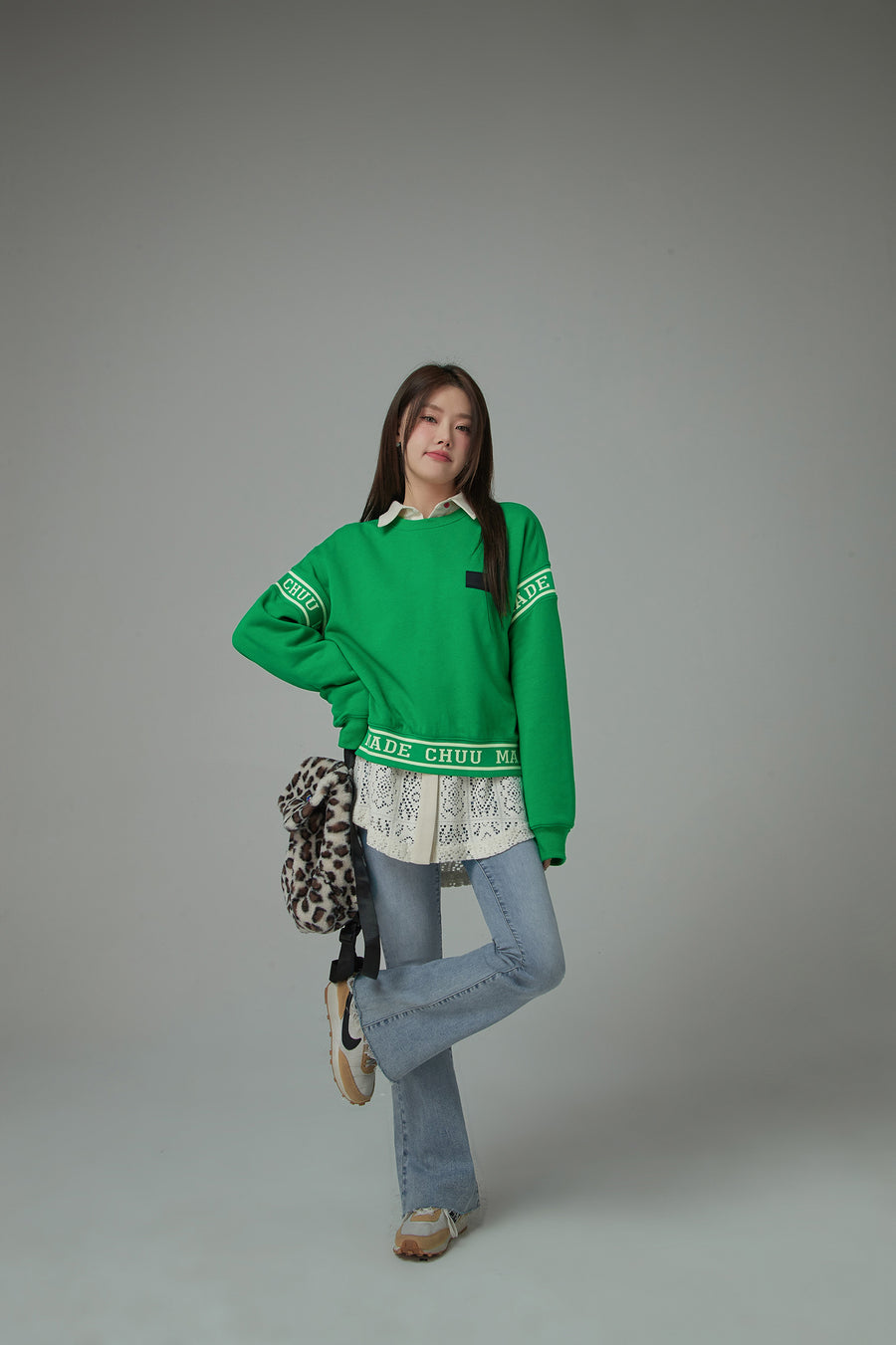 CHUU Solid Color Round Neck Sweatshirt