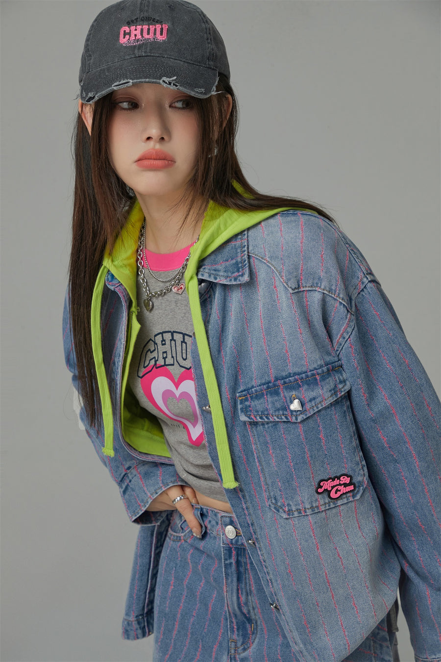 CHUU Rose Scent Kiss Loose Denim Shirt