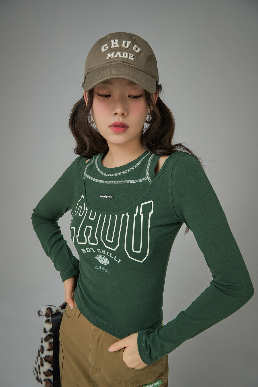 CHUU Hot Chili Open Shoulder T-Shirt