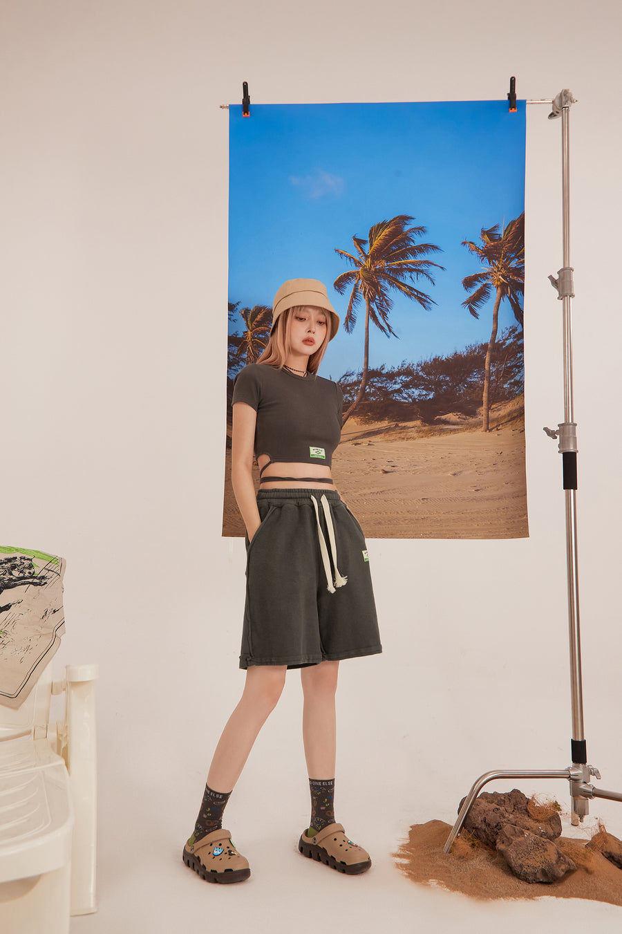 CHUU Simple Logo Bermuda Shorts