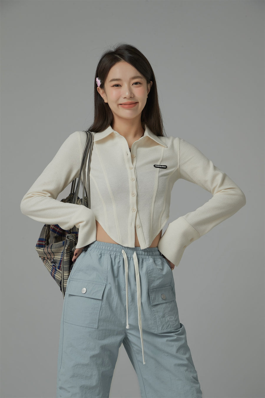 CHUU Logo Embroidered Cropped Shirt