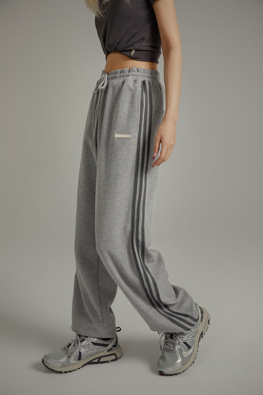 CHUU Casual Waffle Loose Fit Jogger Sweatpants