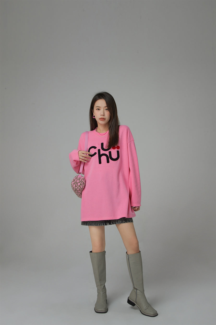 CHUU Smile Magnet Cherry Sporty Loose Fit T-Shirt