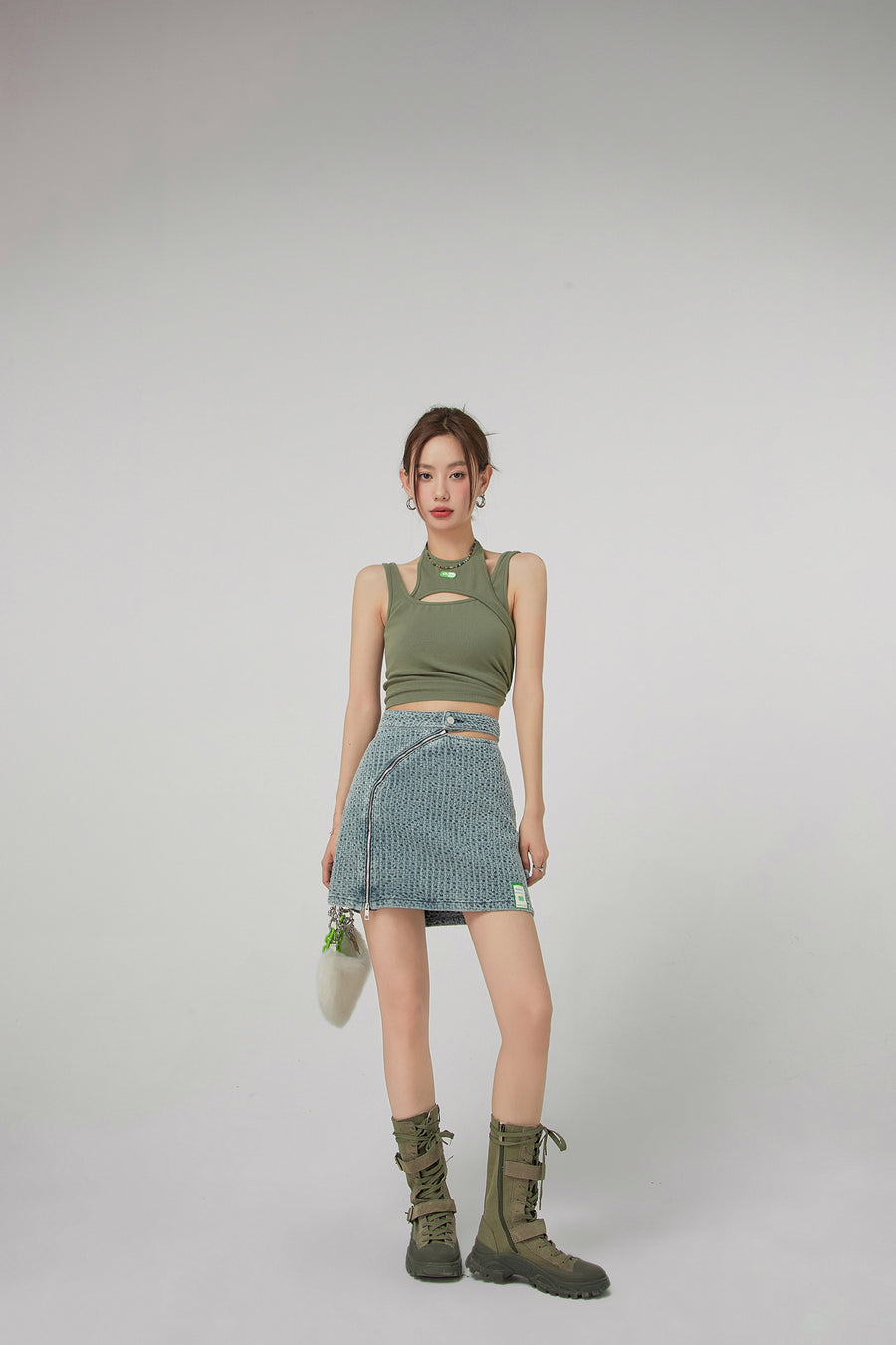 CHUU Waist Cutout Denim Mini Skirt