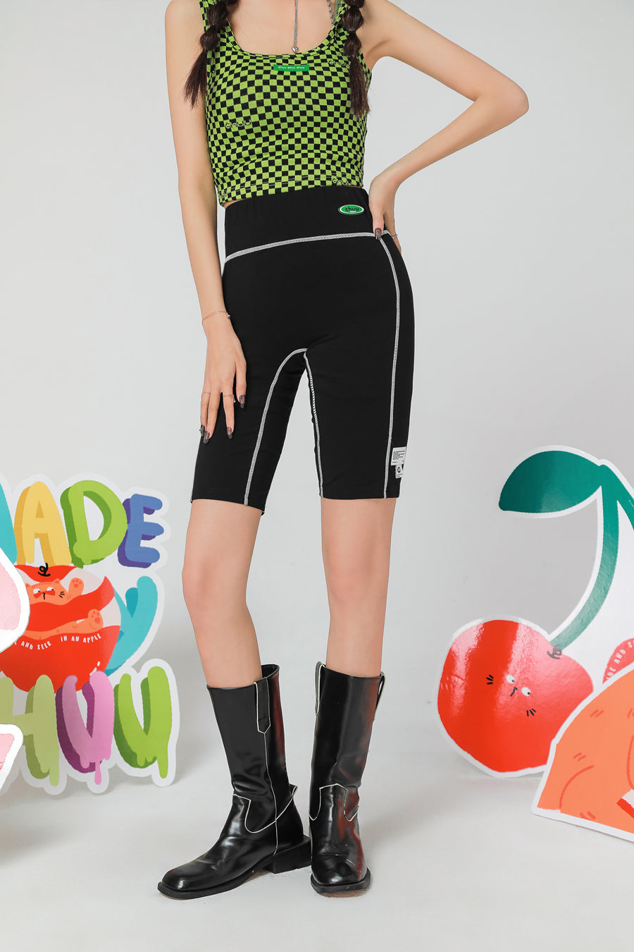 CHUU Color Matching Line Bermuda Shorts