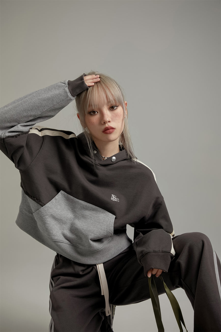 CHUU Button Color Overfit Hoodie