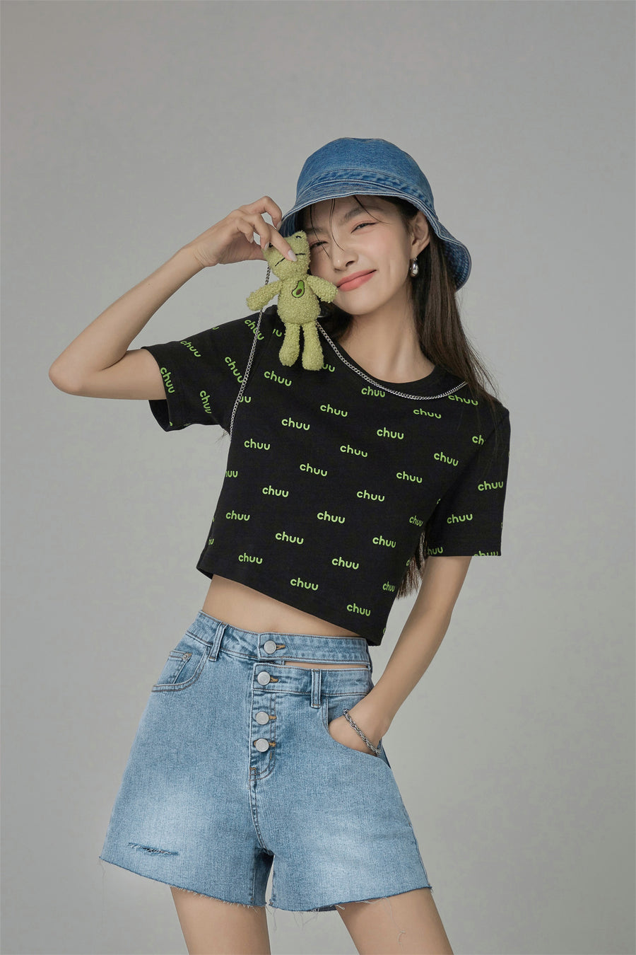 CHUU Oh Snap Denim Shorts