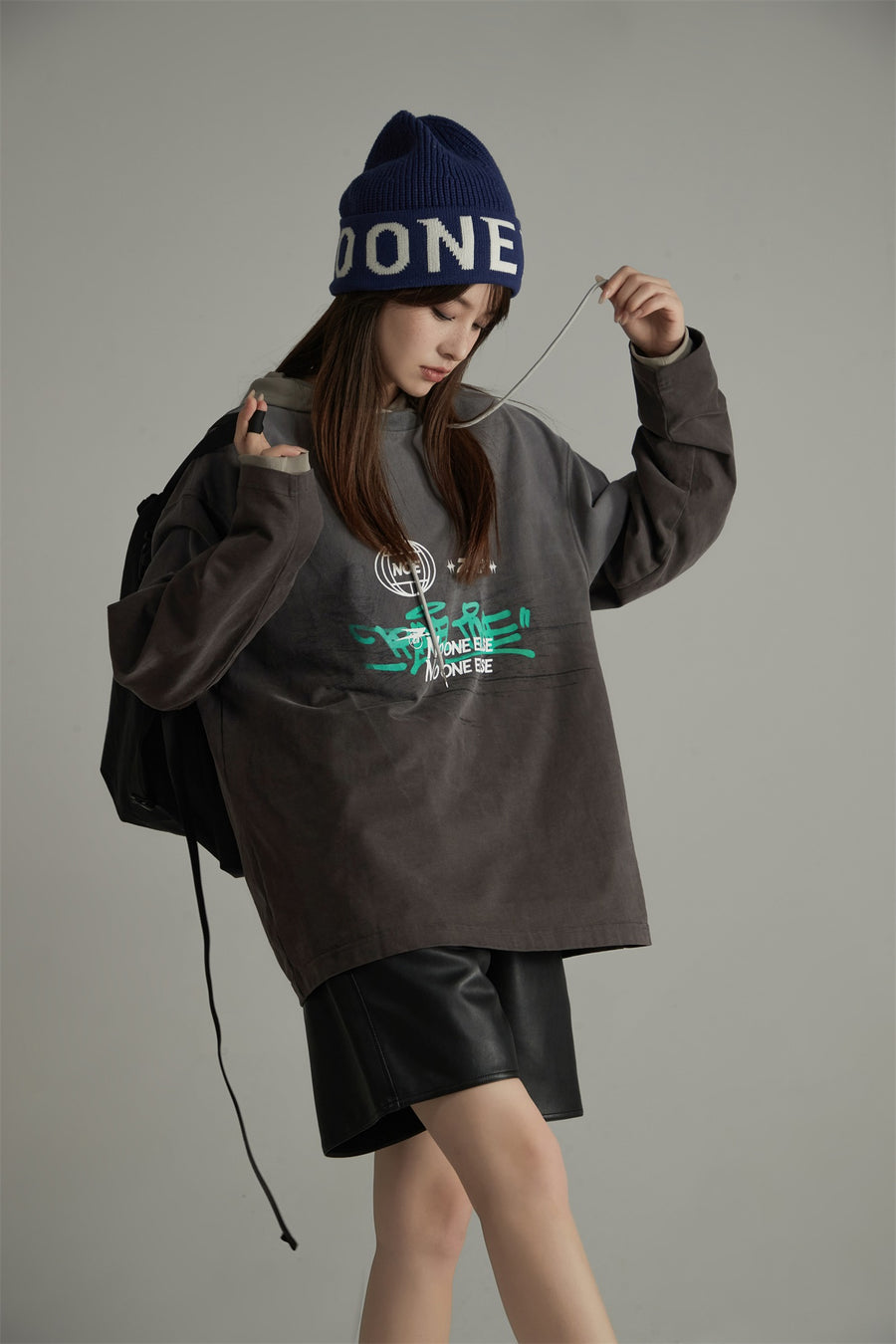 CHUU 707 Graffiti Loose Fit Long-Sleeves Top