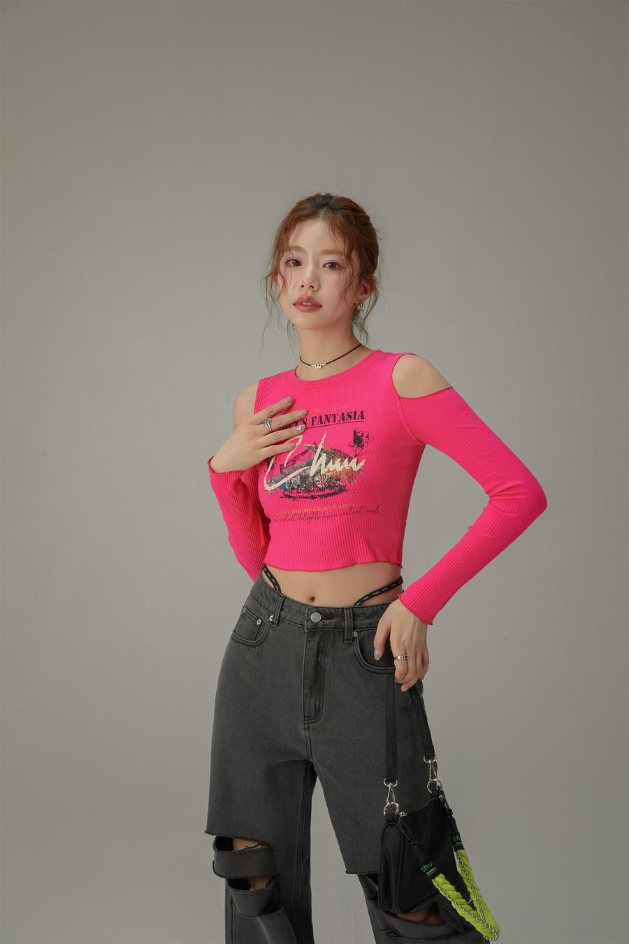 CHUU Chuu Circus Off-The-Shoulder Ribbed T-Shirt