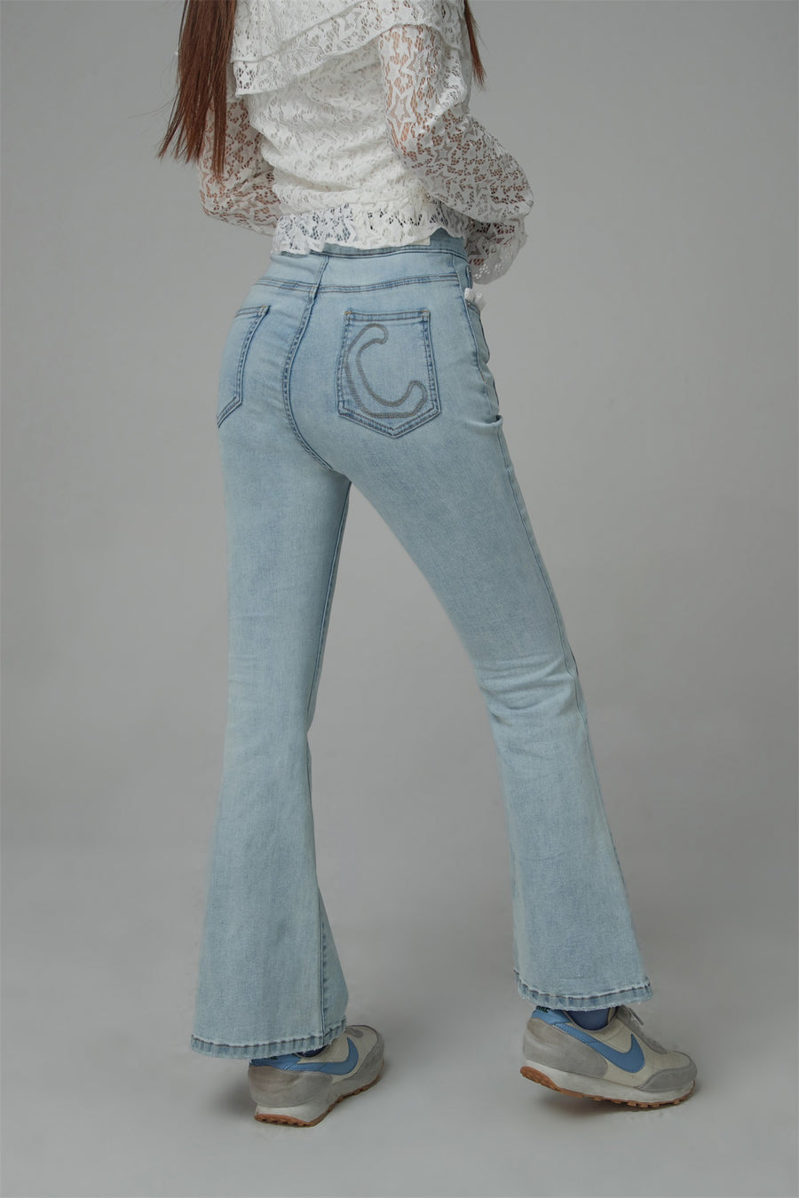 CHUU Lace Pockets Bootcut Jeans