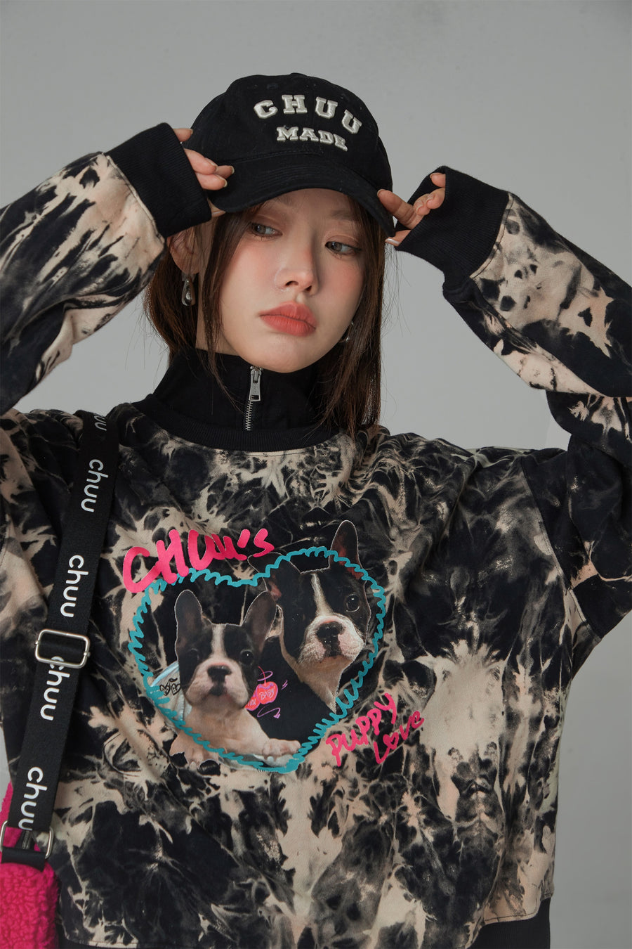 CHUU Puppy Love High Neck Tie-Dye Sweatshirt