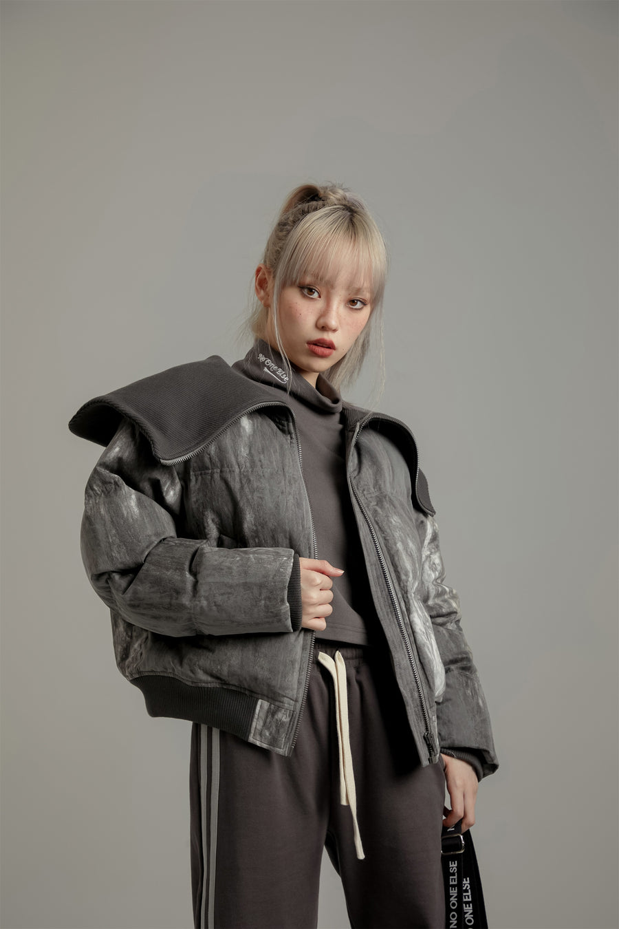 CHUU Gradient Big Collar Loose Fit Padding Jacket