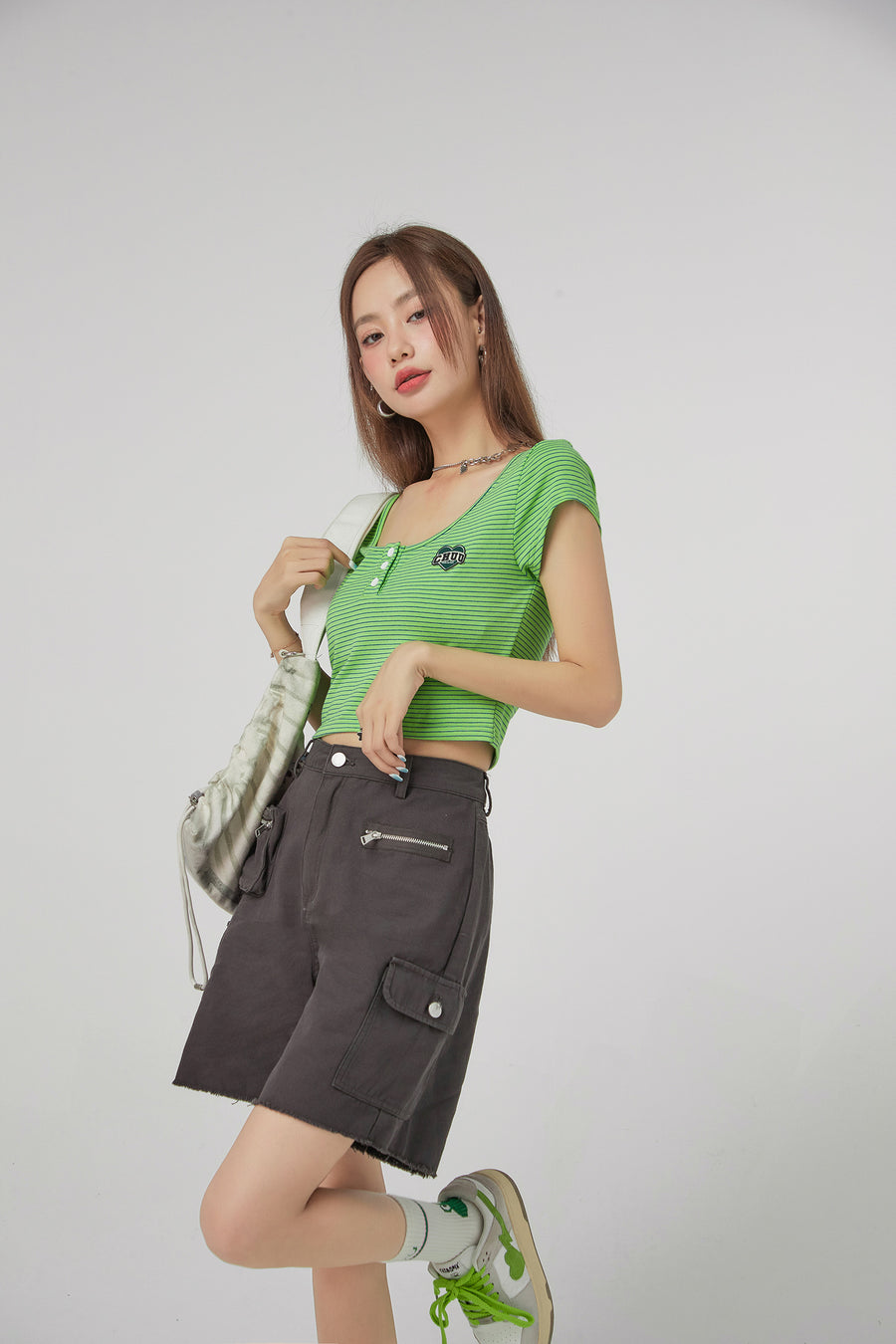 CHUU Stripe Front Button Crop Top