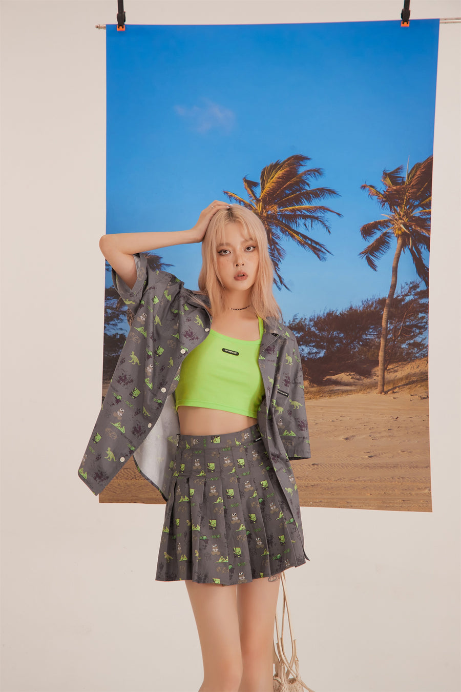 CHUU Confused Frog Print Mini Skirt