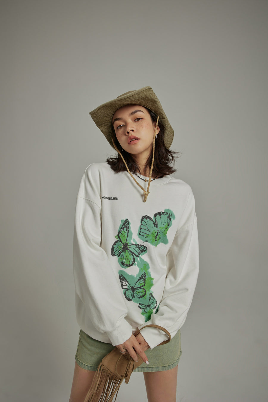 CHUU Butterflies Oversized Sweatshirt