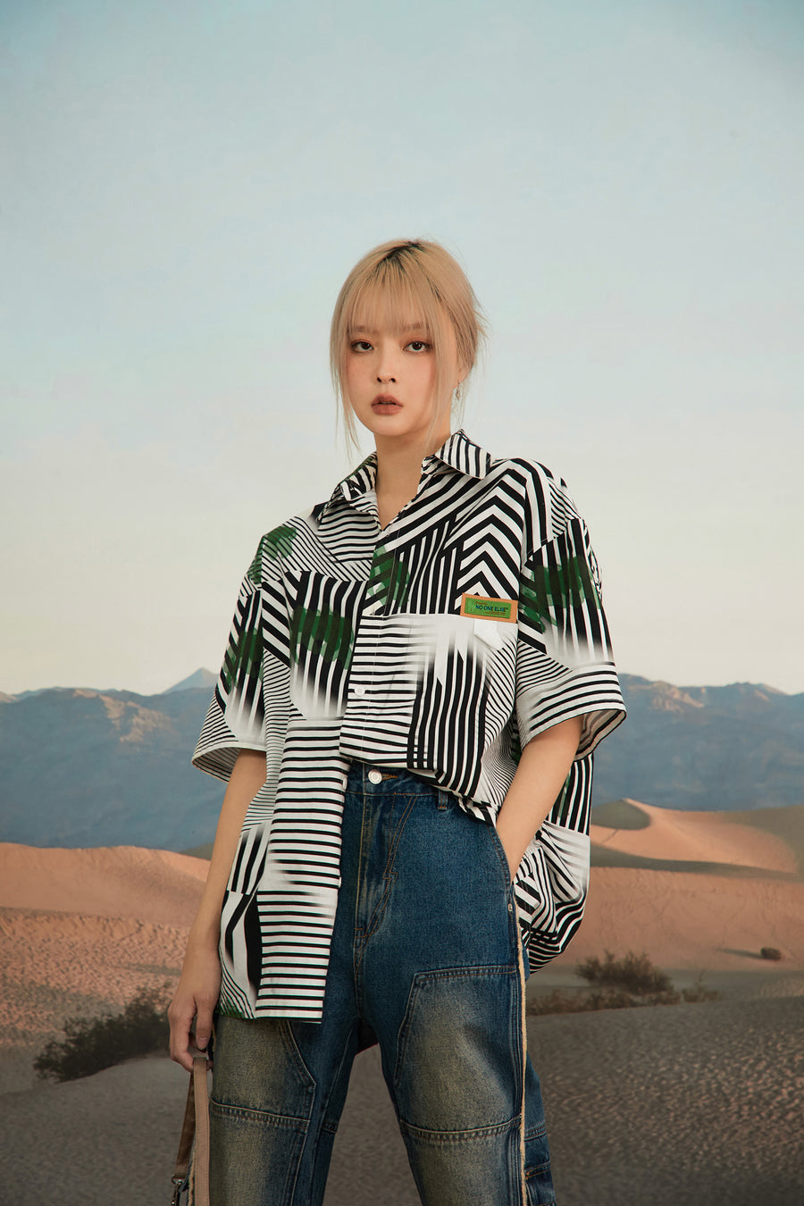 CHUU Cosmically Aligned Form Stripes Shirt