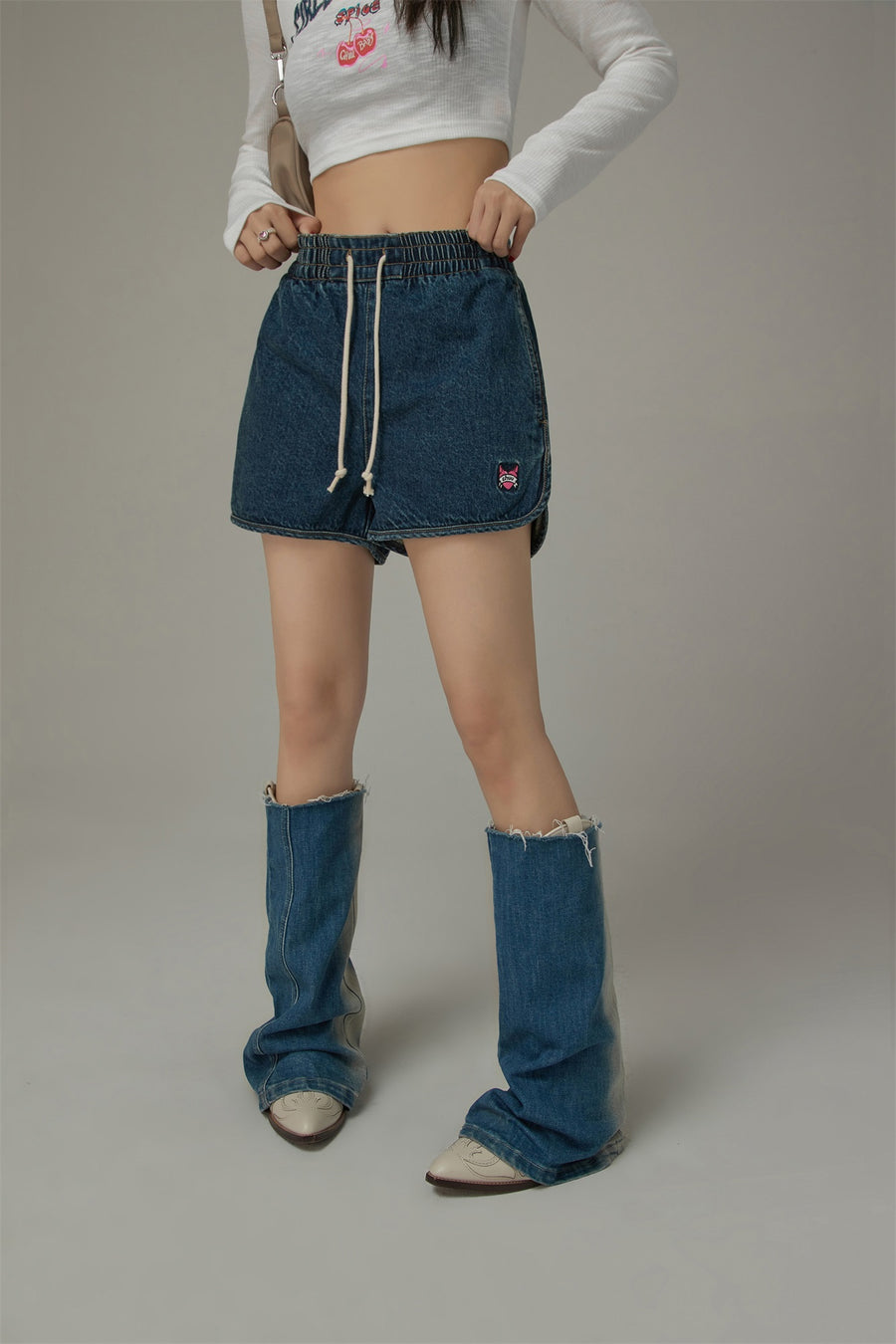 CHUU String Denim Shorts