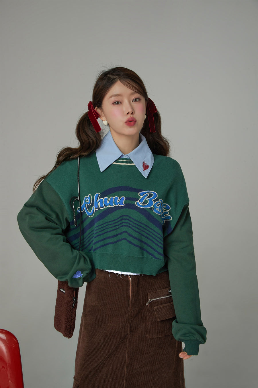 CHUU Day Dreamer Loose Fit Round Crop Sweatshirt