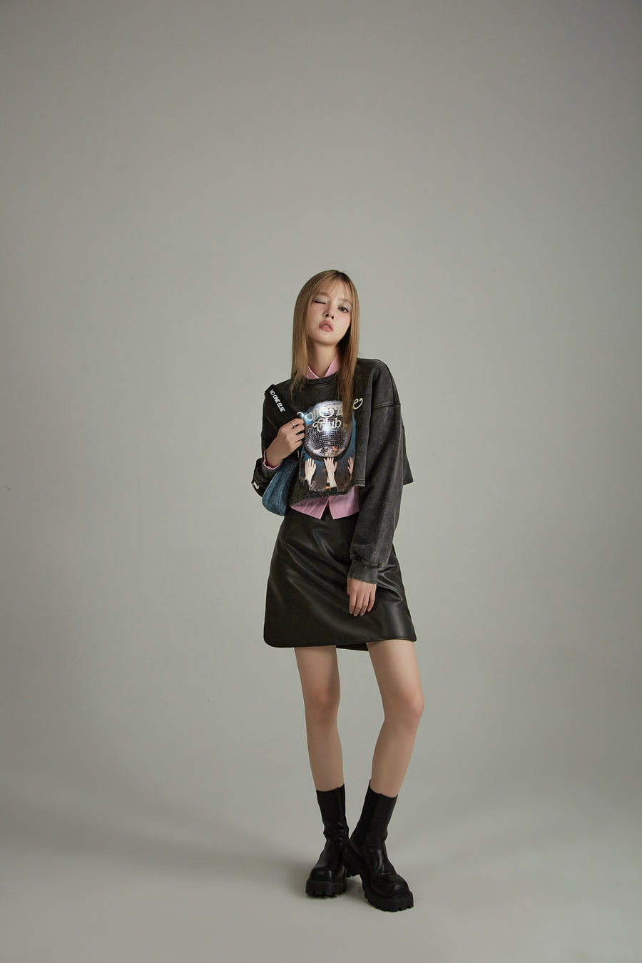 CHUU Loose Crop Sweatshirt