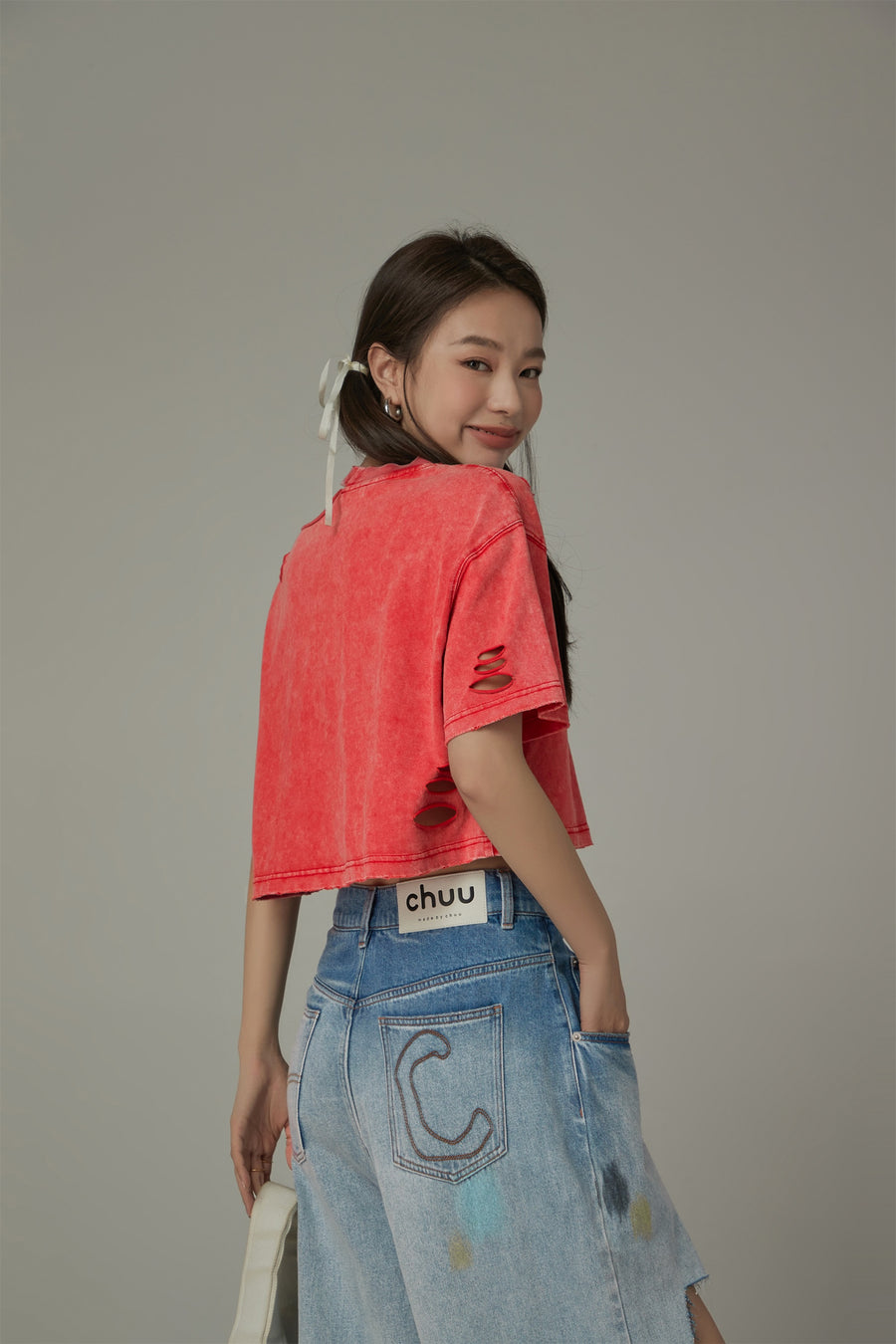 CHUU Distressed One-Shoulder Cropped T-Shirt