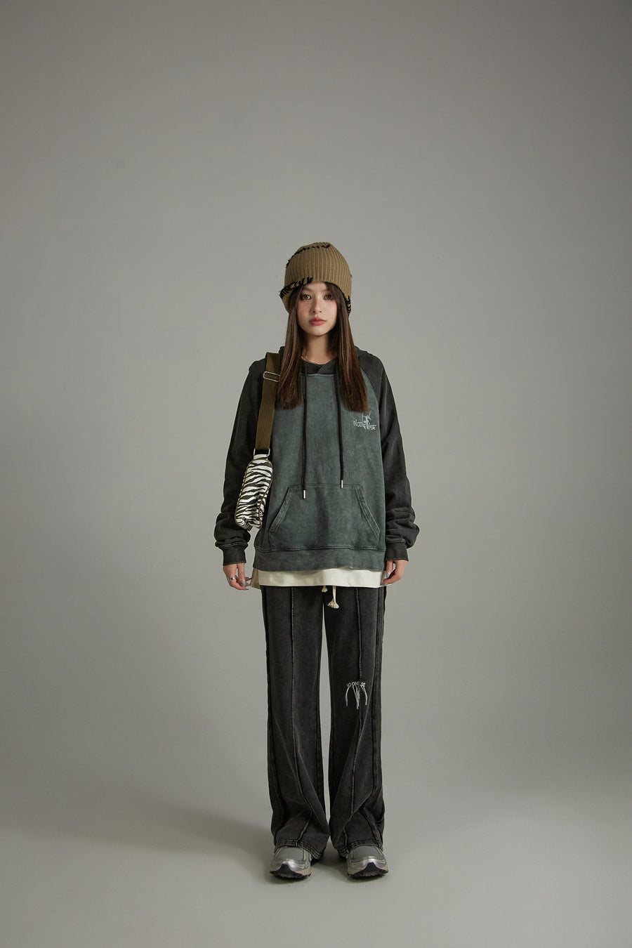 CHUU Classic Loose Fit Hoodie